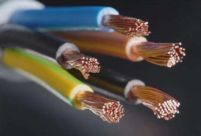 如何避免電線電纜的外皮在冬天斷裂呢？